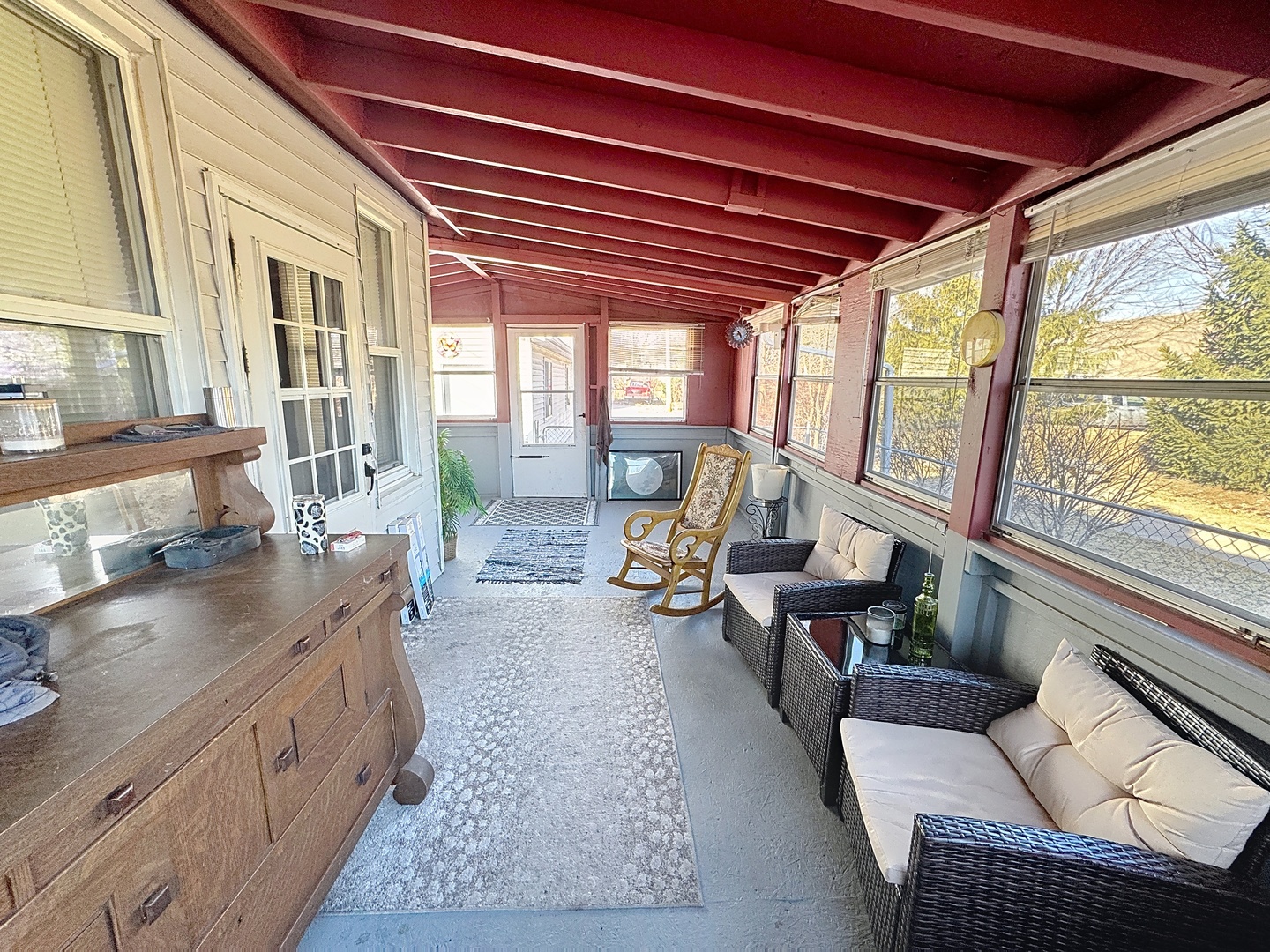 527 19th Avenue Moline, IL 61265 - Photo 18 of 22 a living room with furniture and a large window