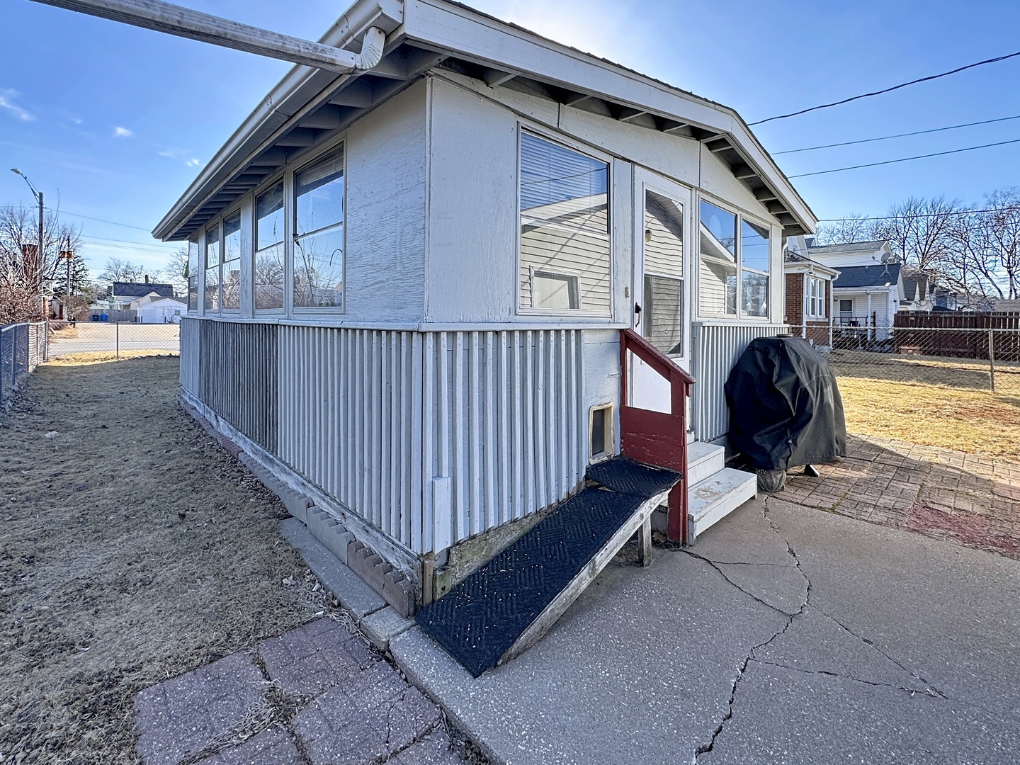 527 19th Avenue Moline, IL 61265 - Photo 19 of 22 a view of a house with a patio