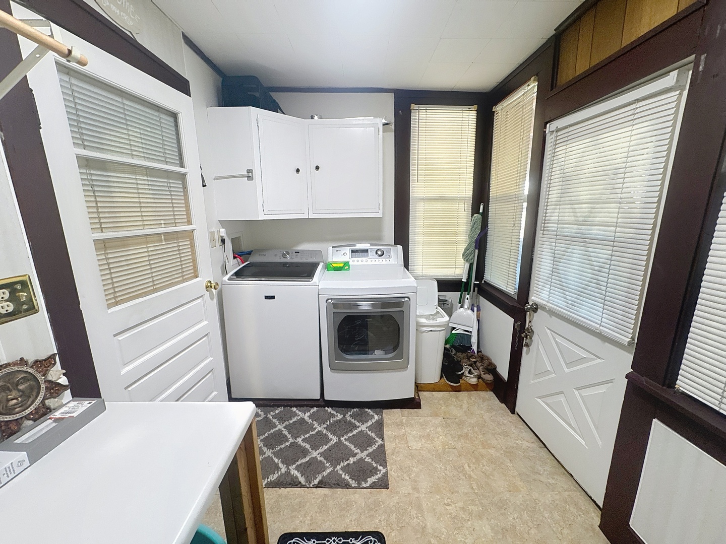527 19th Avenue Moline, IL 61265 - Photo 10 of 22 a utility room with sink dryer and washer