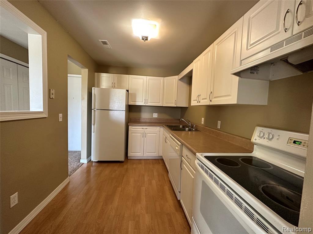 32005 West 12 Mile Road, Unit 207 Farmington, MI 48334 - Photo 3 of 17