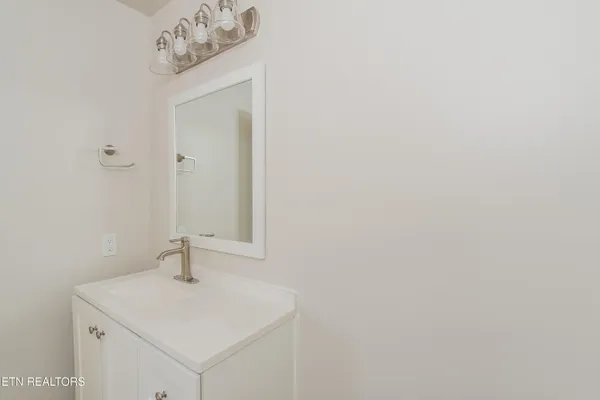 $1,975 | 7735 Bellchase Lane, Knoxville, TN 37918