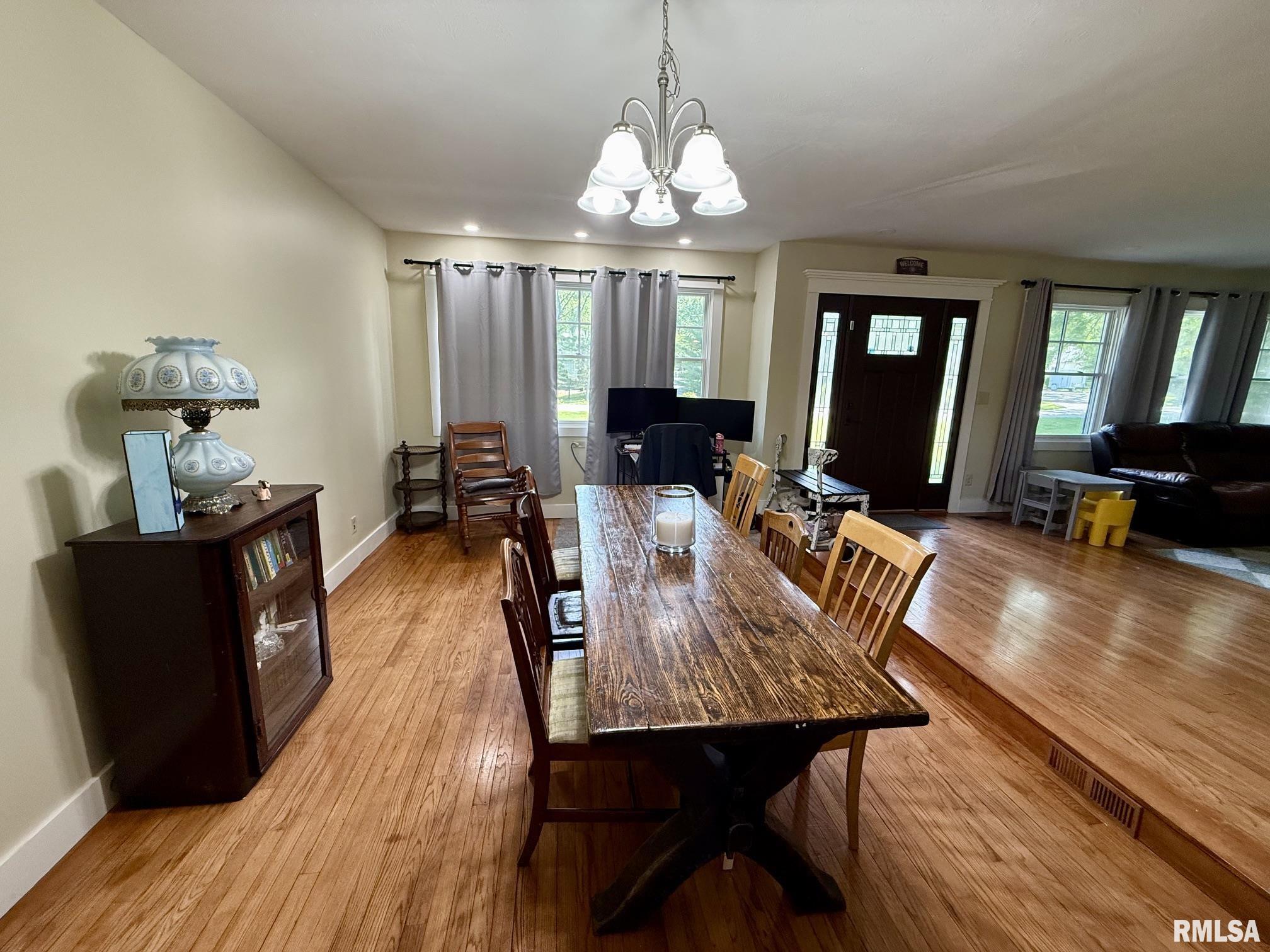 27 Circle Drive Springfield, IL 62703 - Photo 10 of 36