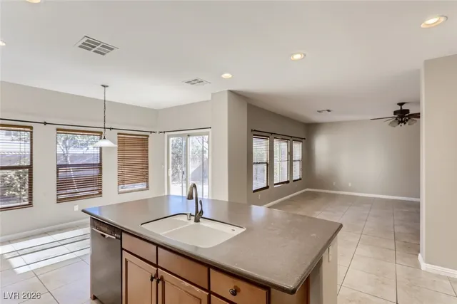 $2,700 | 186 Rising Mesa Court, Henderson, NV 89012