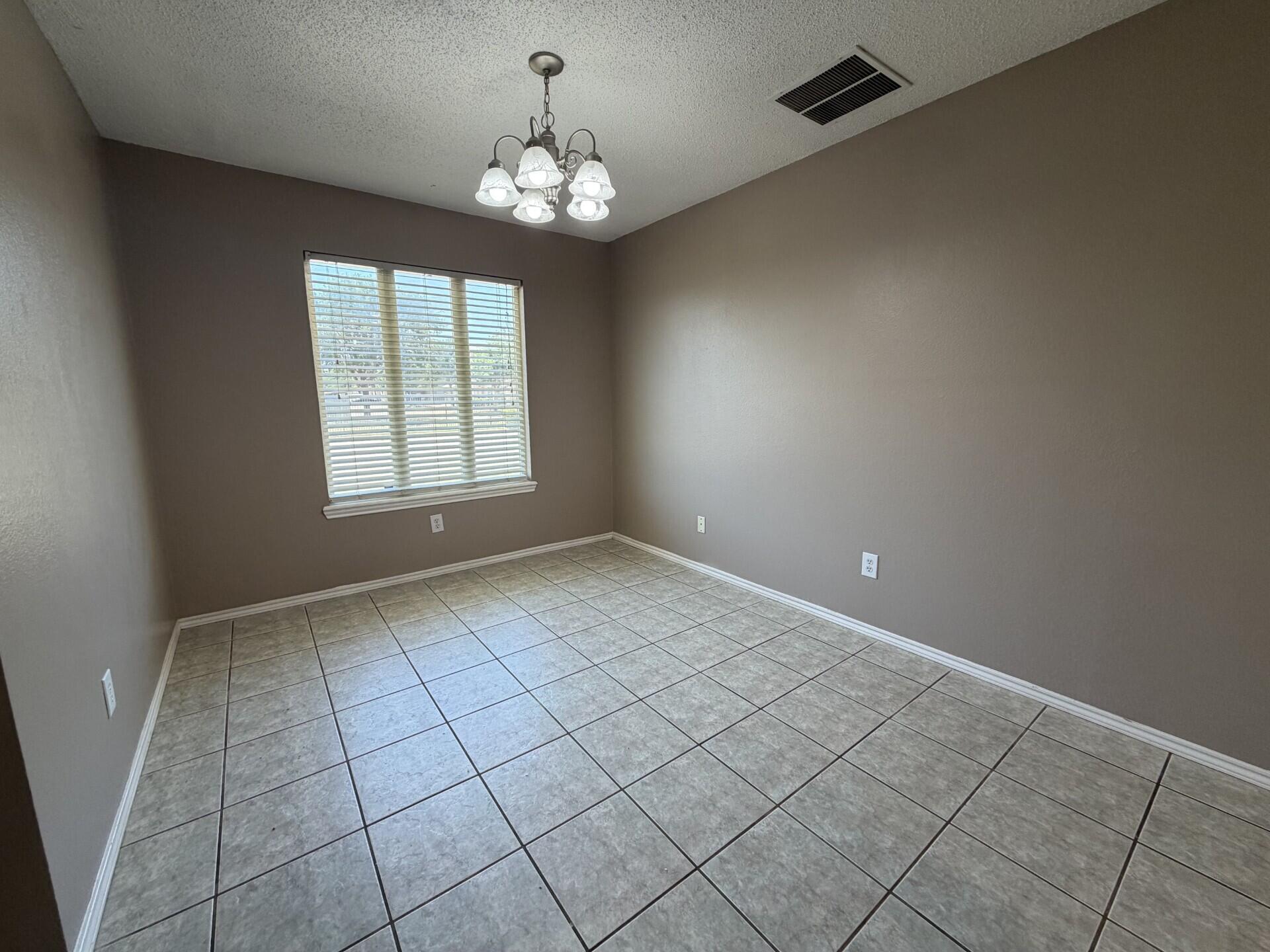 6510 9th Street Lubbock, TX 79416 - Photo 3 of 14 3