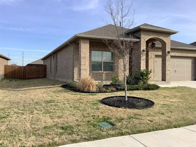 $2,500 | 156 Hawksbill Lane, Rhome, TX 76078