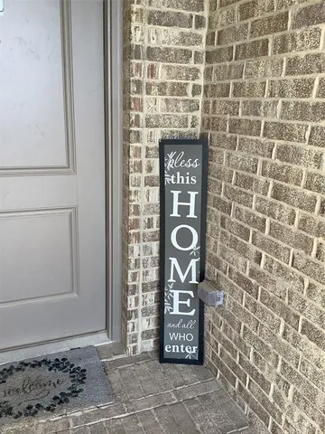 $2,500 | 156 Hawksbill Lane, Rhome, TX 76078