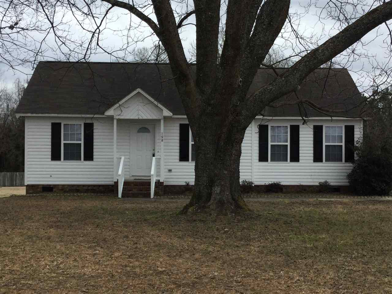 198 Old Roberts Road Benson, NC 27504 - Photo 2 of 17 Photo 2