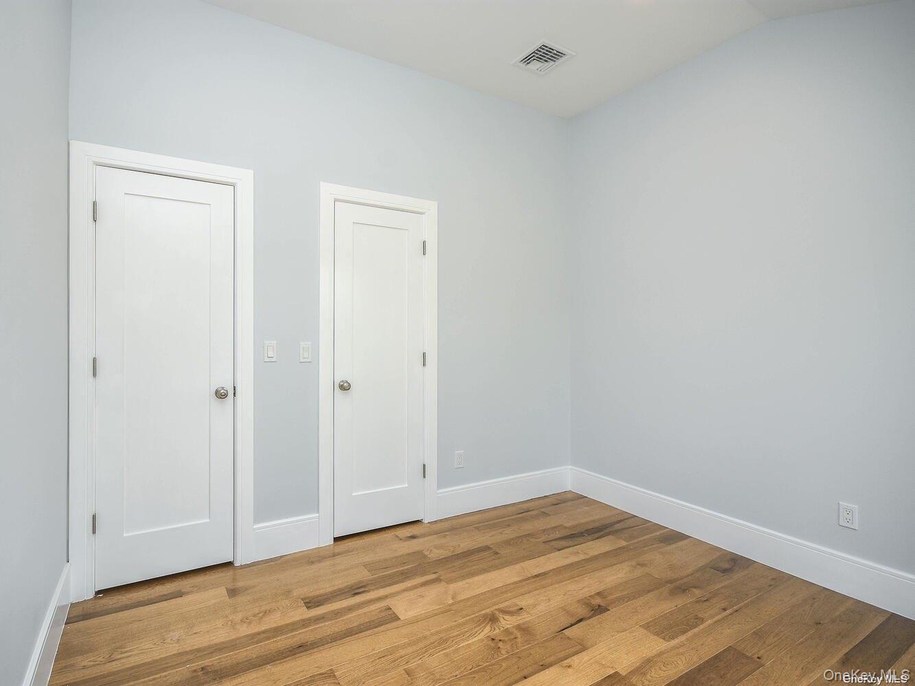 59 B Hickory Road Port Washington, NY 11050 - Photo 12 of 27