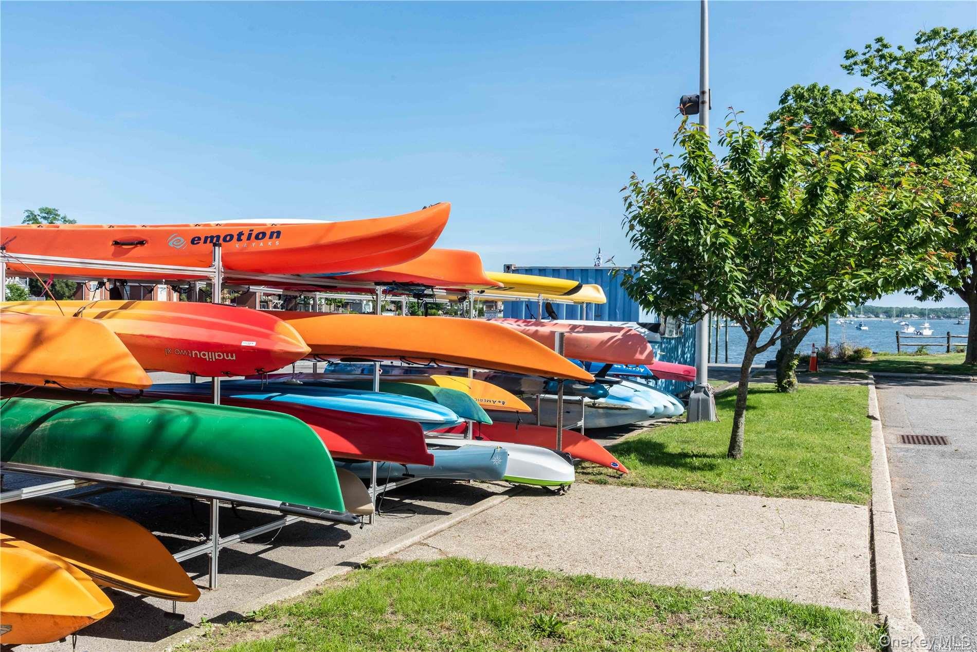 59 B Hickory Road Port Washington, NY 11050 - Photo 21 of 27