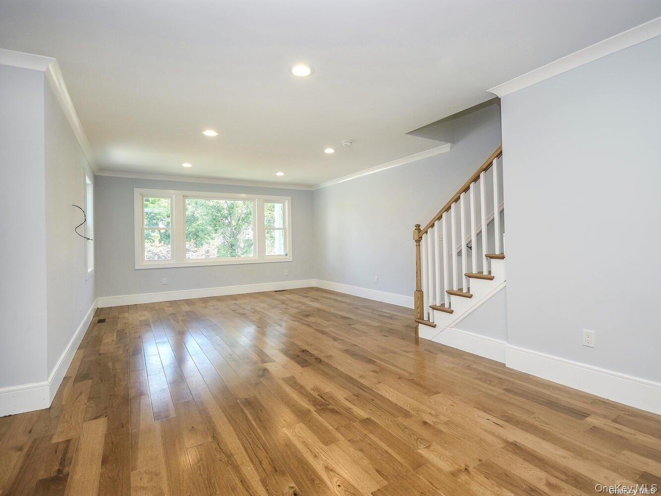 59 B Hickory Road Port Washington, NY 11050 - Photo 3 of 27