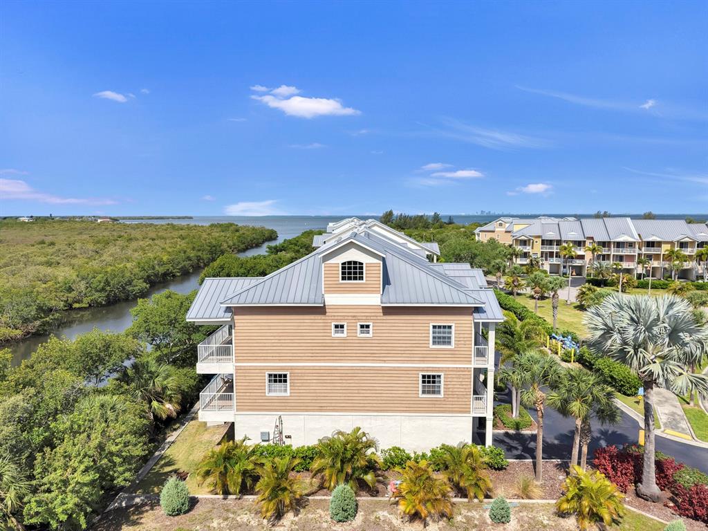 3202 Mangrove Point Drive Ruskin, FL 33570 - Photo 8 of 63