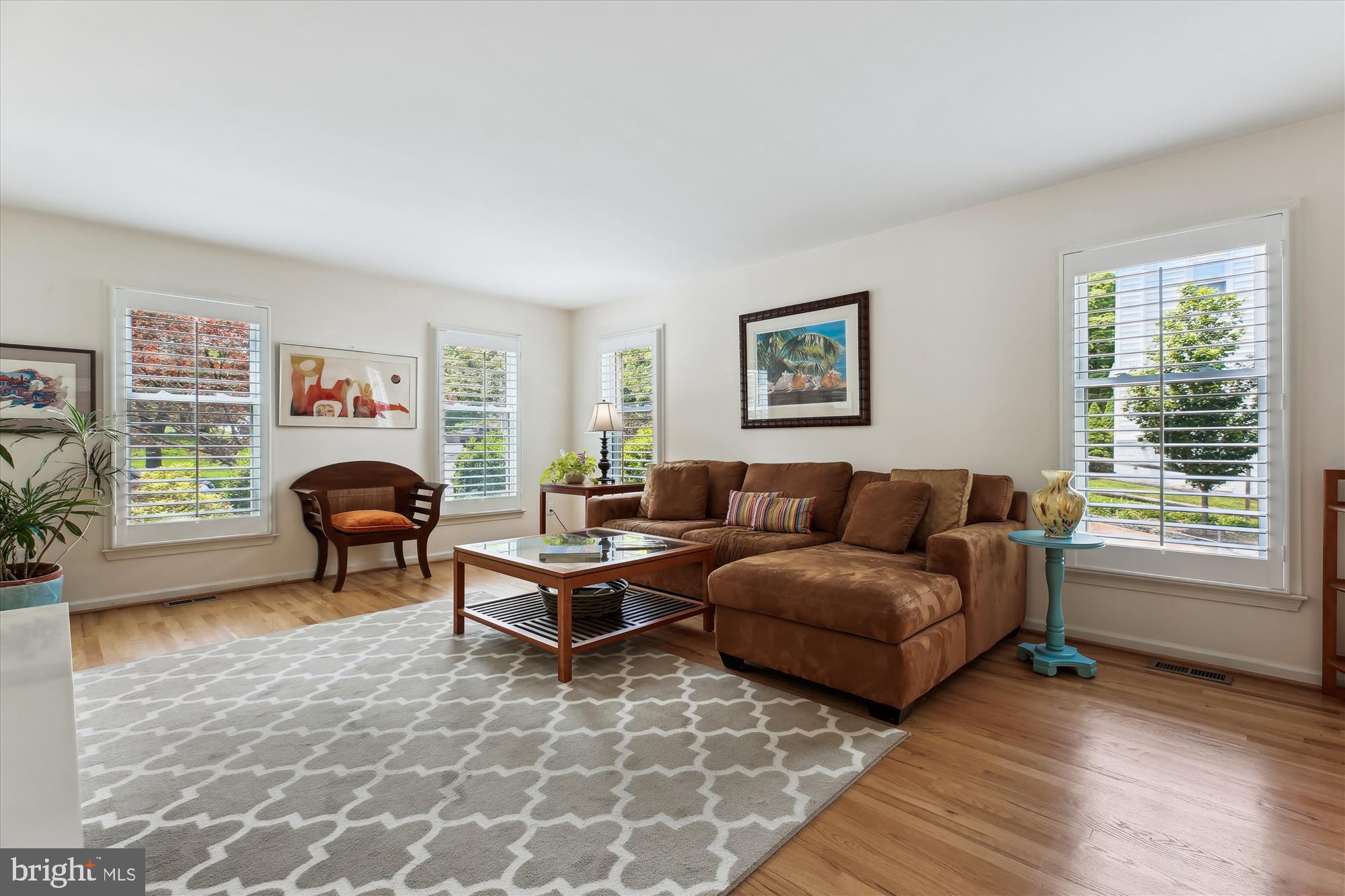 9417 Reach Road Potomac, MD 20854 - Photo 13 of 67 Living Room