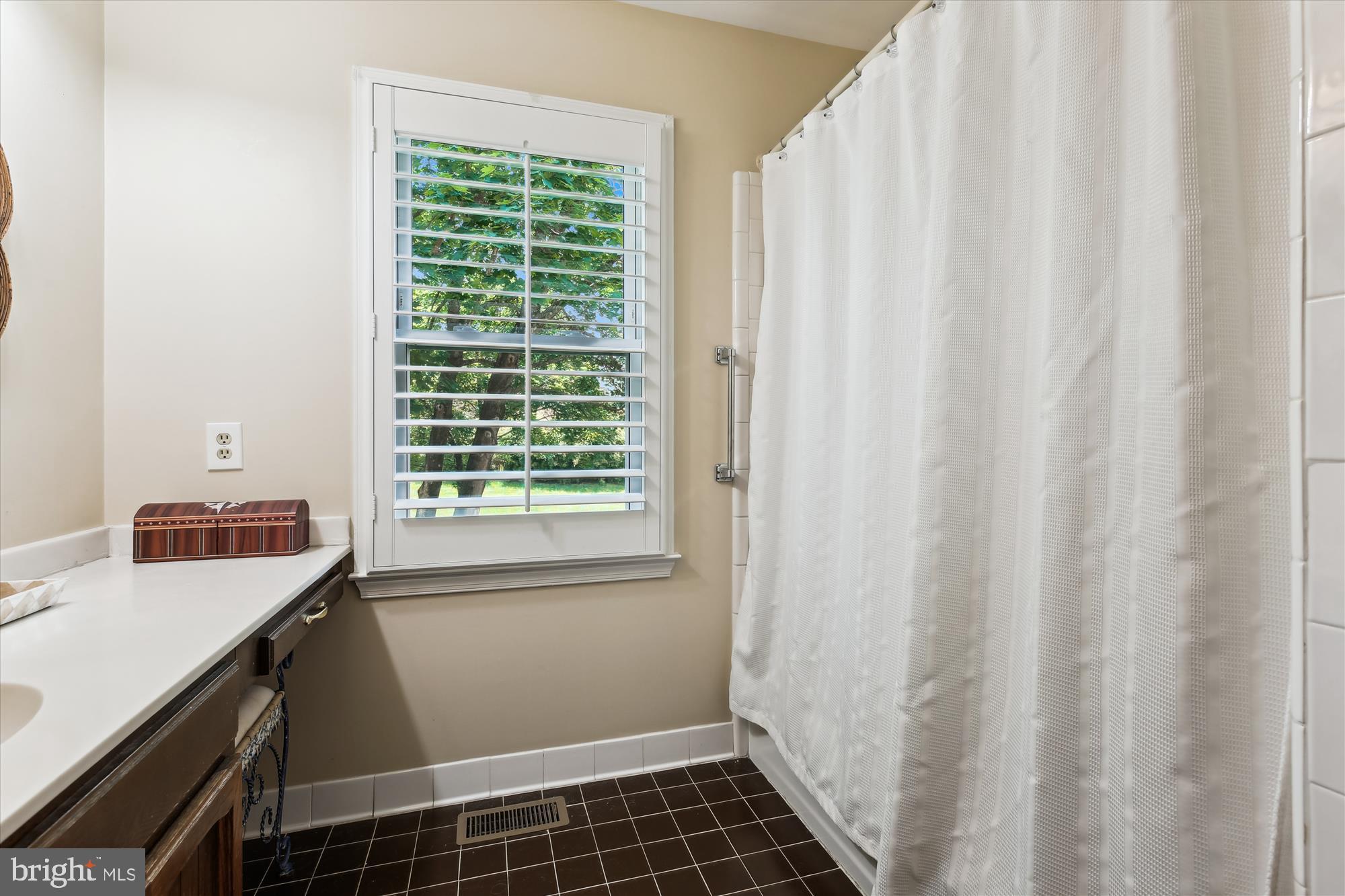 9417 Reach Road Potomac, MD 20854 - Photo 35 of 67 Bathroom #2