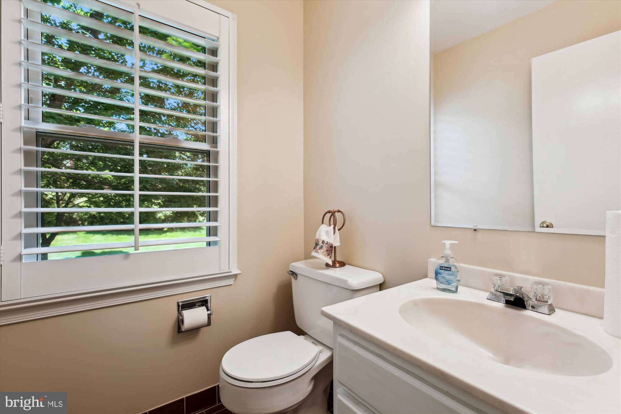 9417 Reach Road Potomac, MD 20854 - Photo 39 of 67 Upper Level Powder Room