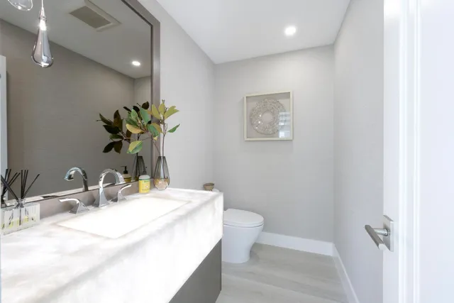 a view of entryway and hall