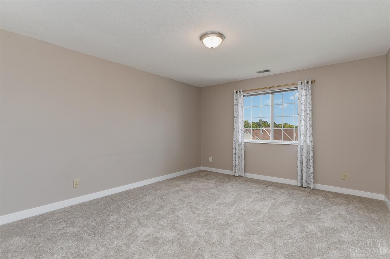 829 Neeb Road, Unit 4 Cincinnati, OH 45233 - Photo 17 of 25 Gallery Image 17