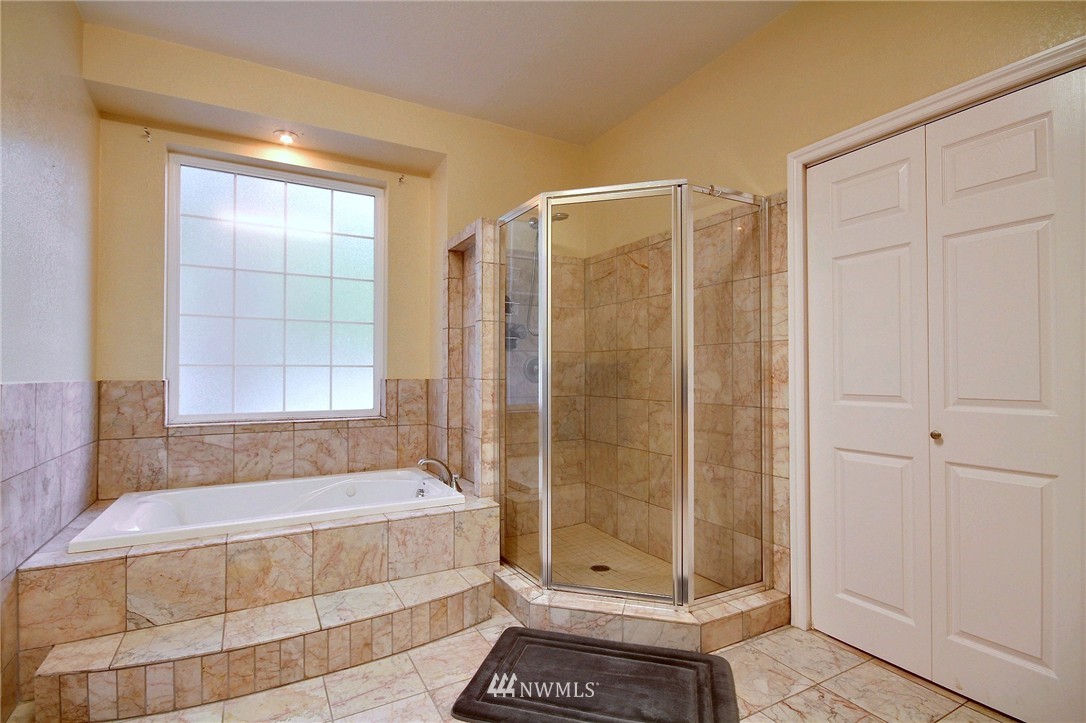 19139 Southeast 213th Street Renton, WA 98058 - Photo 13 of 25 Gallery Image 13
