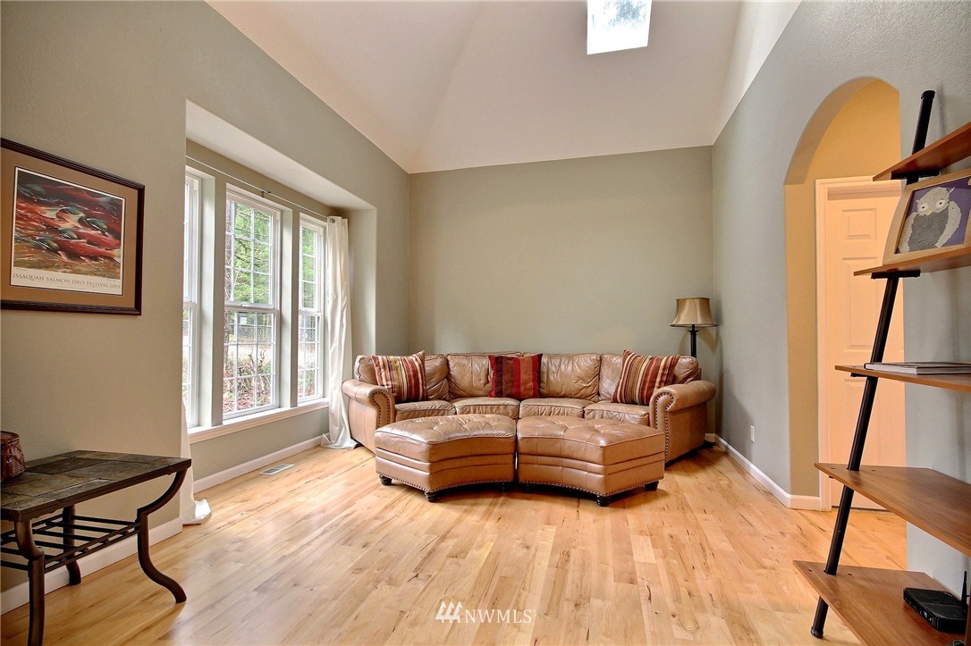 19139 Southeast 213th Street Renton, WA 98058 - Photo 4 of 25 Gallery Image 4