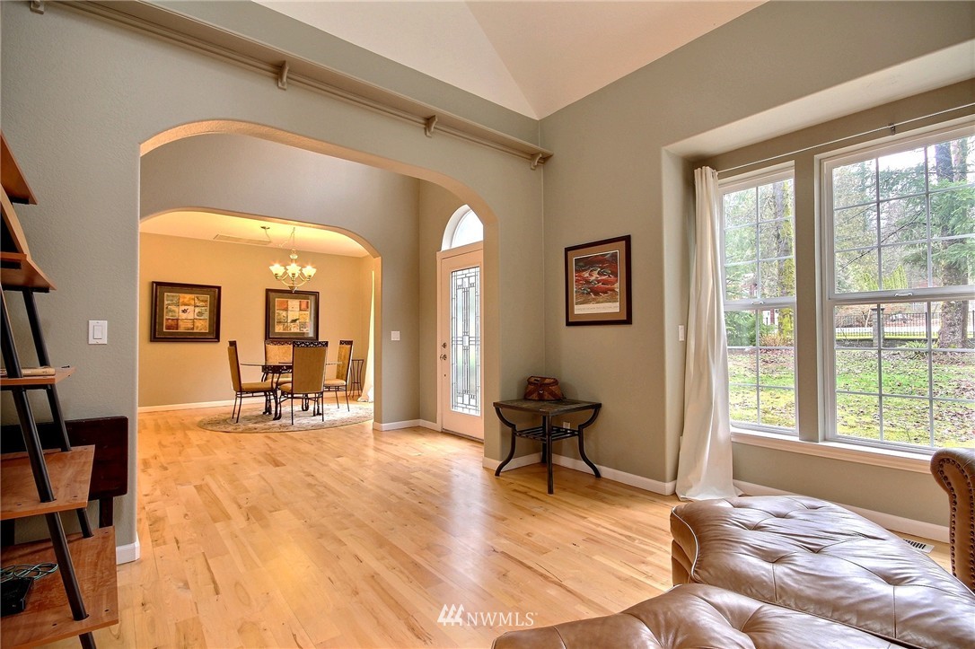 19139 Southeast 213th Street Renton, WA 98058 - Photo 5 of 25 Gallery Image 5