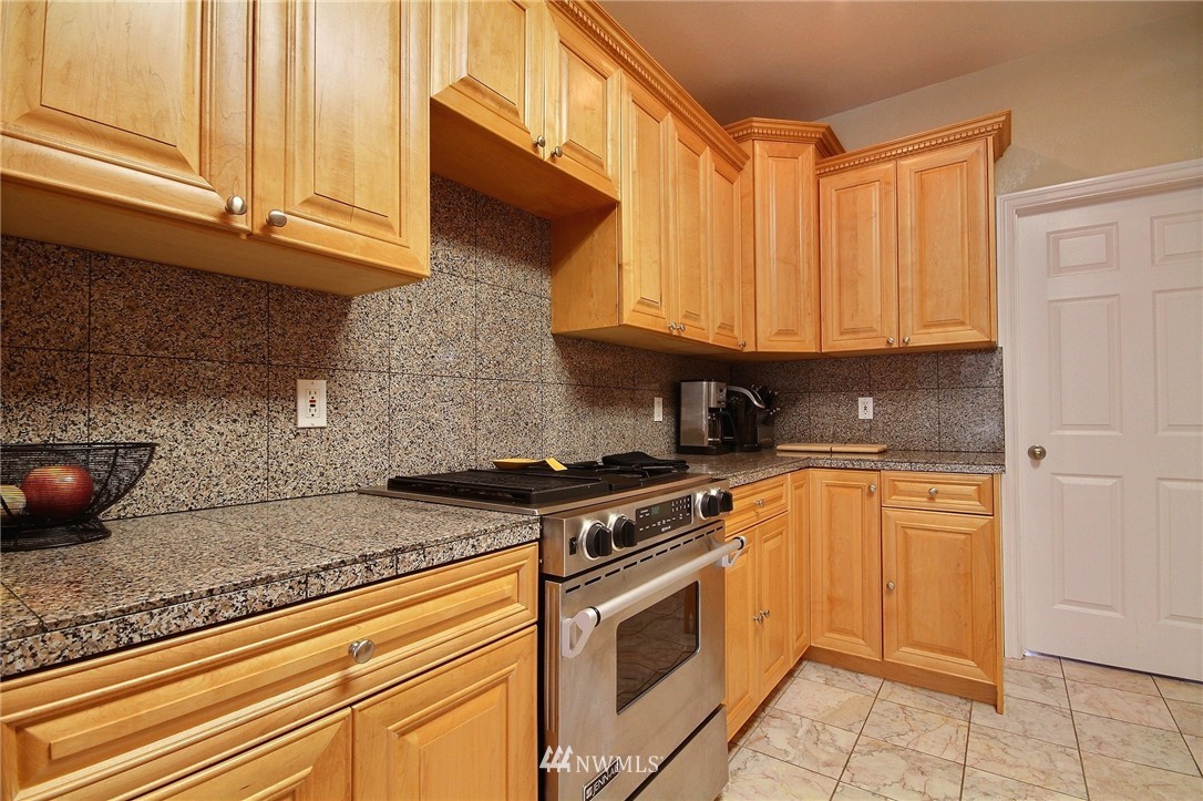 19139 Southeast 213th Street Renton, WA 98058 - Photo 9 of 25 Gallery Image 9