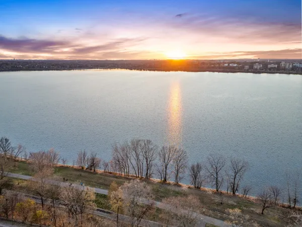 $850,000 | 1715 West 31st Street, Minneapolis, MN 55408