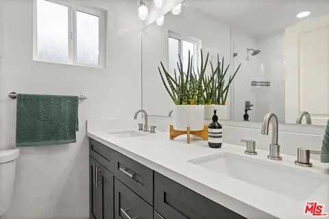 $1,299,000 | 5903 Graves Avenue, Encino, CA 91316