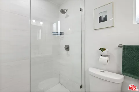 $1,299,000 | 5903 Graves Avenue, Encino, CA 91316