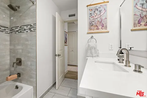 $1,299,000 | 5903 Graves Avenue, Encino, CA 91316