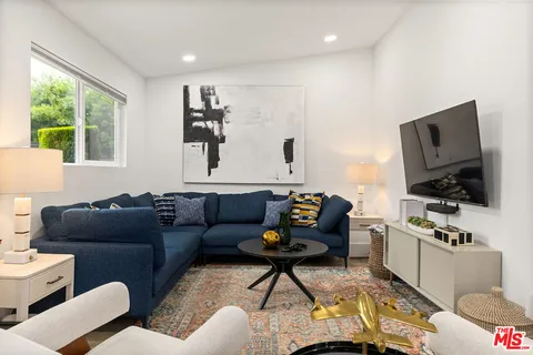 $1,299,000 | 5903 Graves Avenue, Encino, CA 91316