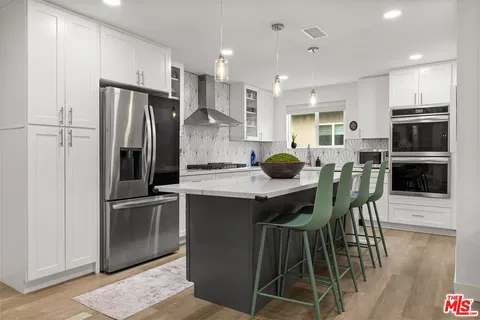 $1,299,000 | 5903 Graves Avenue, Encino, CA 91316