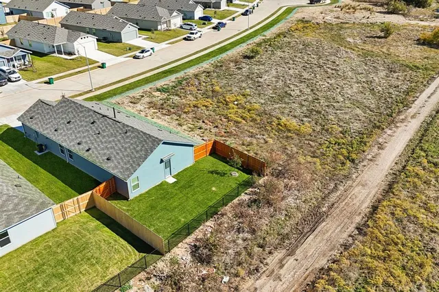 a view of an outdoor space