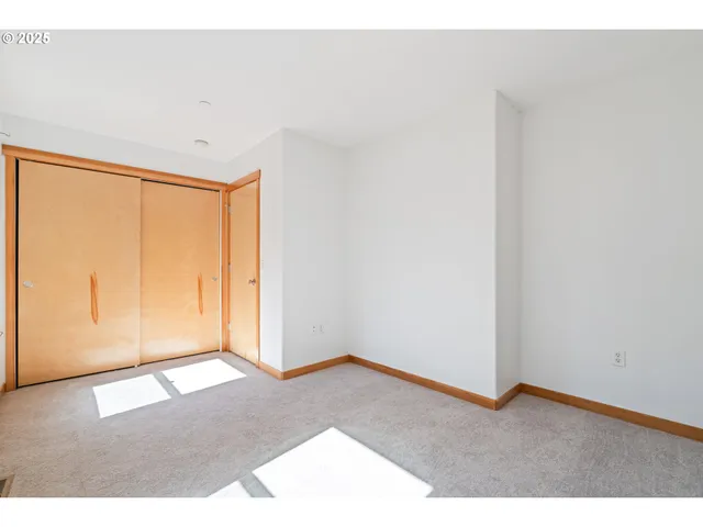 $350,000 | 990 West 8th Place, The Dalles, OR 97058