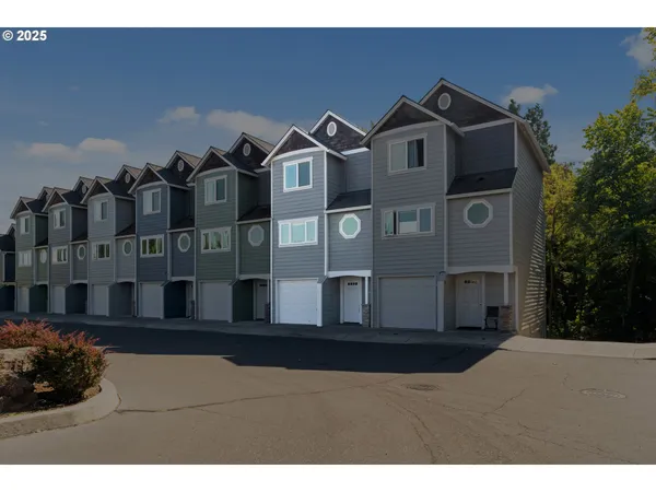 $350,000 | 990 West 8th Place, The Dalles, OR 97058