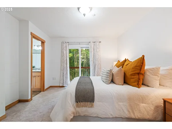 $350,000 | 990 West 8th Place, The Dalles, OR 97058