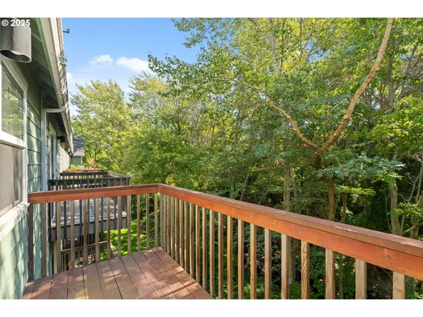 $350,000 | 990 West 8th Place, The Dalles, OR 97058