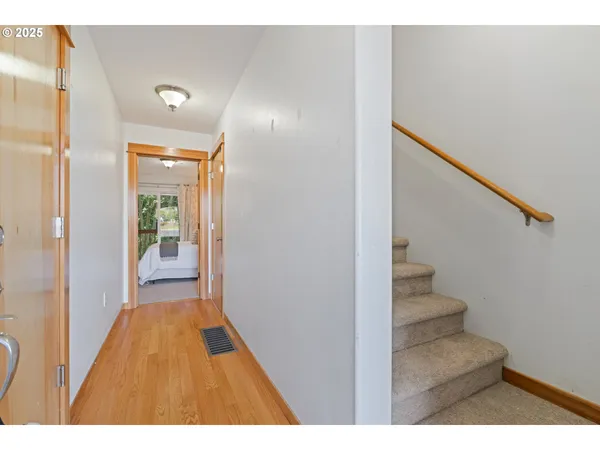 $350,000 | 990 West 8th Place, The Dalles, OR 97058