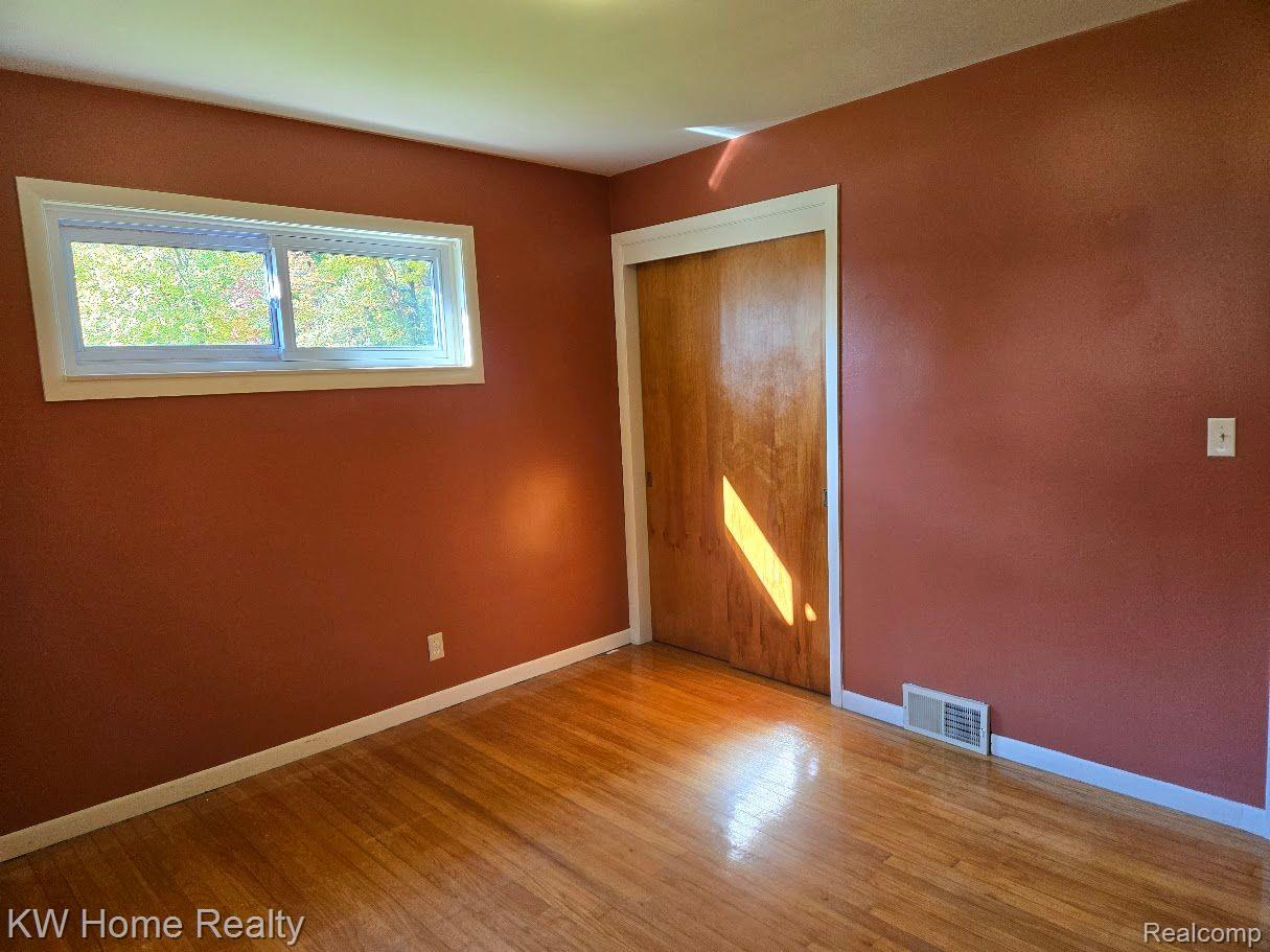 28401 Hawberry Road Farmington, MI 48331 - Photo 18 of 34 Gallery Image 18