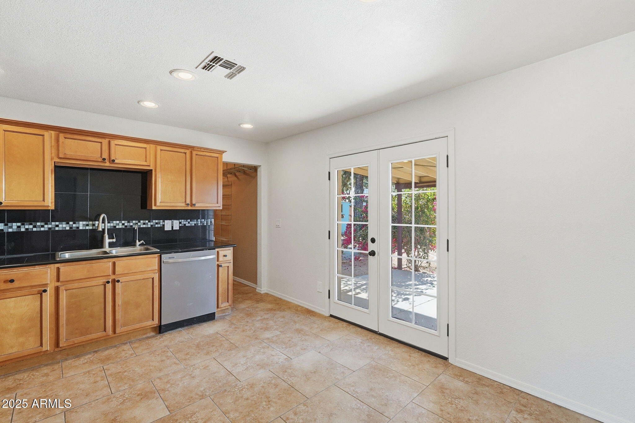 11401 East Vine Avenue Mesa, AZ 85208 - Photo 7 of 31 008_ListerPros