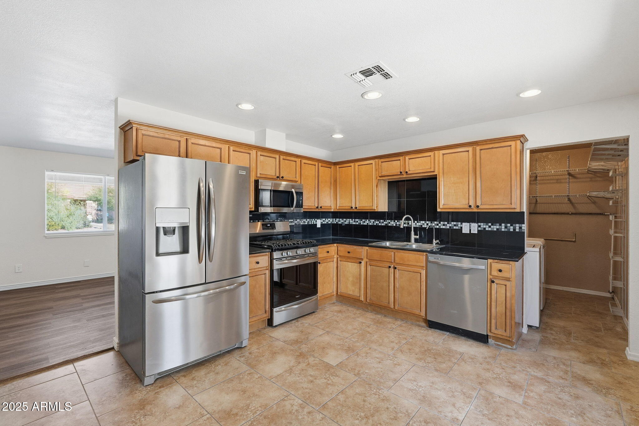 11401 East Vine Avenue Mesa, AZ 85208 - Photo 8 of 31 009_ListerPros