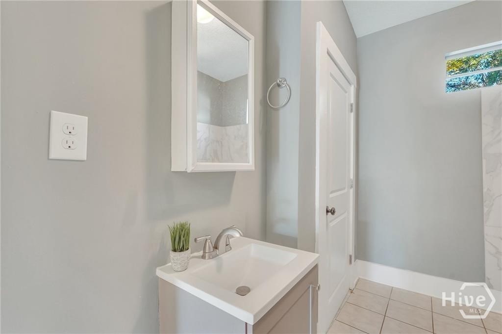 218 West Anderson Street, Unit UPPR Savannah, GA 31401 - Photo 17 of 48