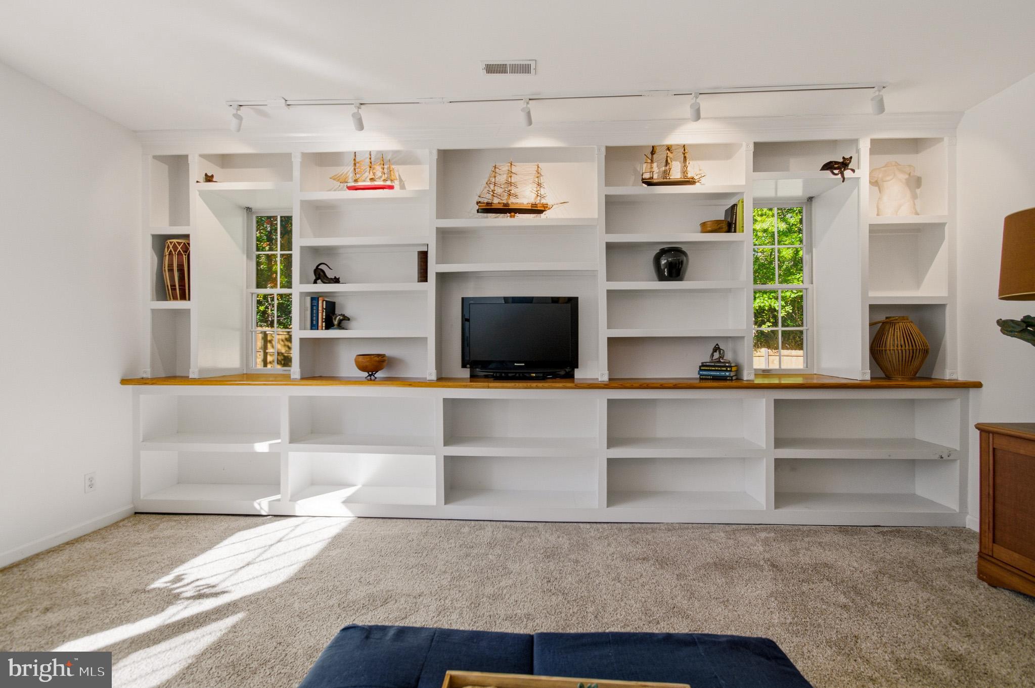 1016 Carrs Road Annapolis, MD 21403 - Photo 16 of 42 a living room with furniture and a fireplace