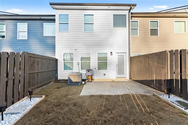 $2,250 | 76 Regent Park, Hoschton, GA 30548