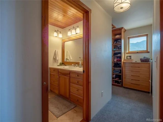 a view of walk in closet