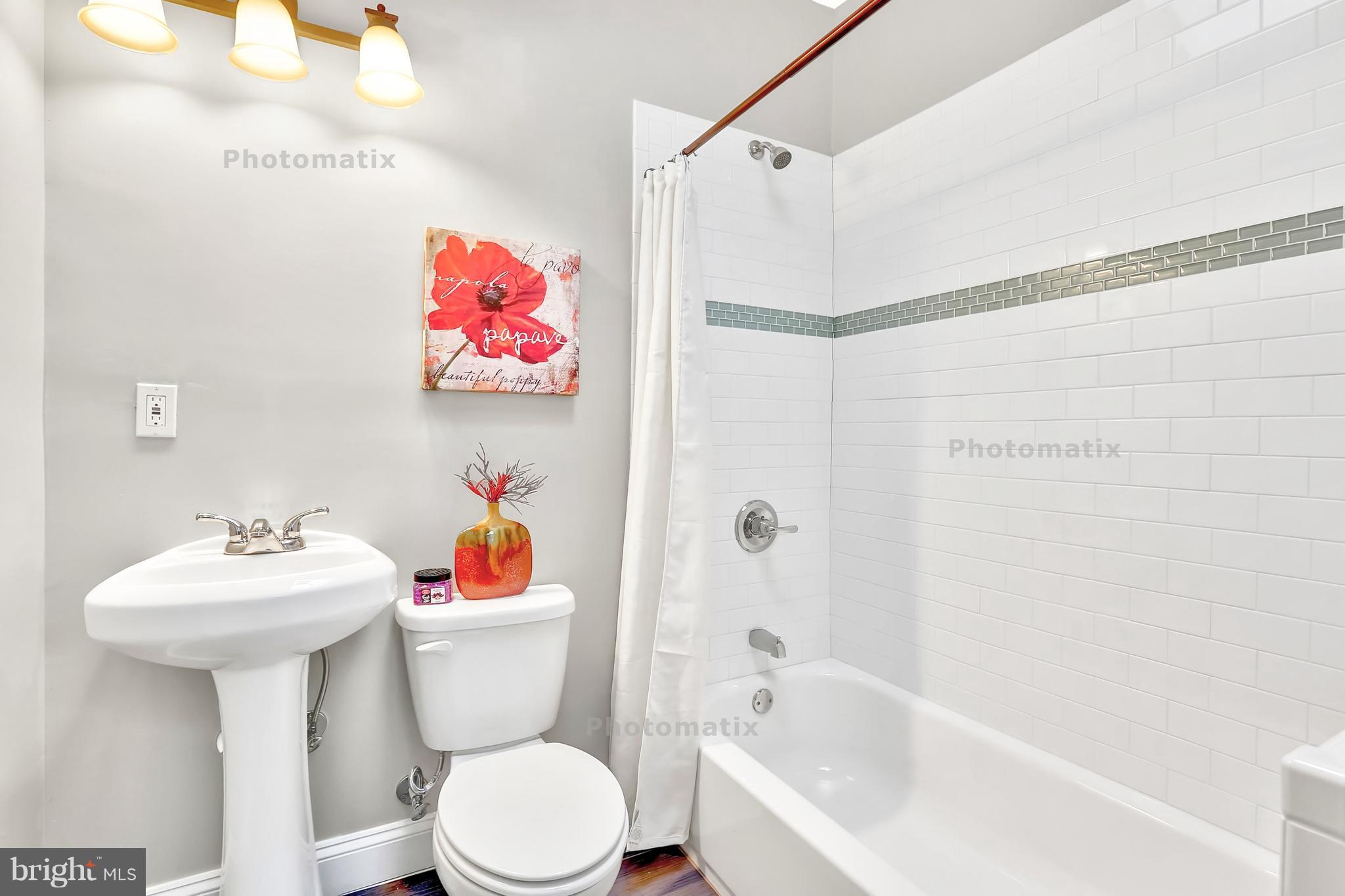 4210 Falls Road Baltimore, MD 21211 - Photo 12 of 27 Bath