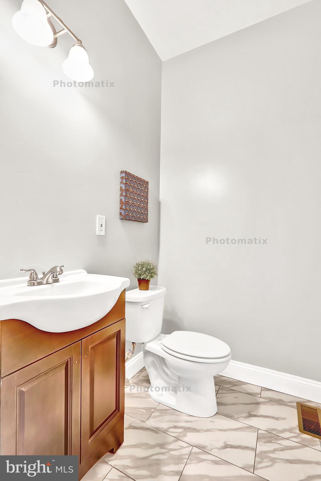 4210 Falls Road Baltimore, MD 21211 - Photo 19 of 27 Bath