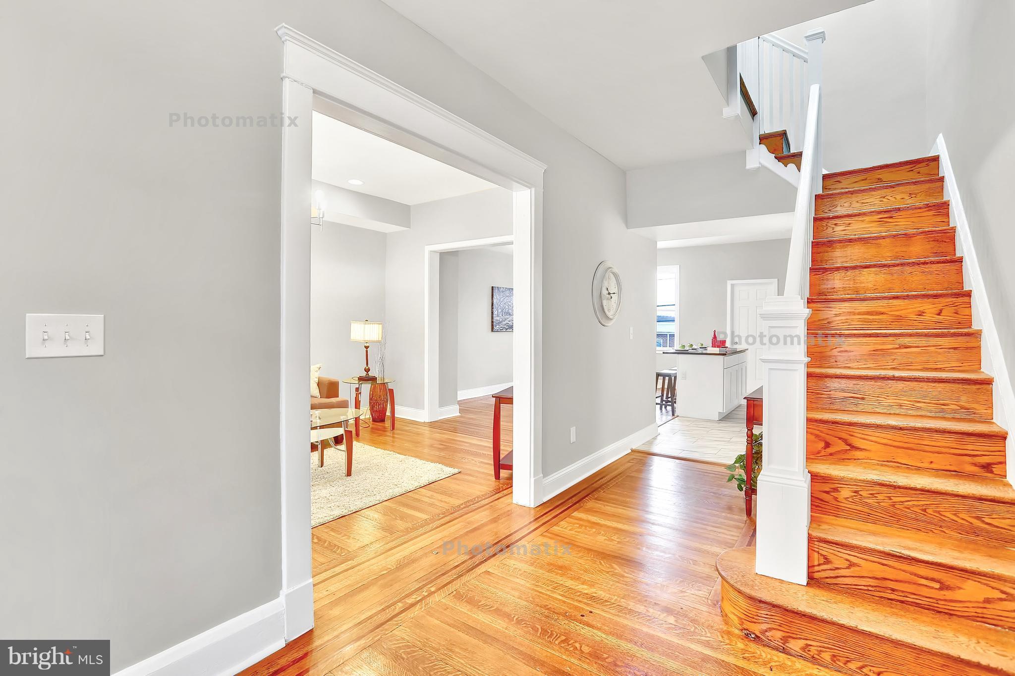 4210 Falls Road Baltimore, MD 21211 - Photo 4 of 27 Interior (General) foyer