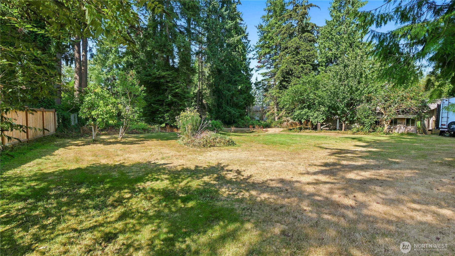 8232 184th Street Southwest Edmonds, WA 98026 - Photo 31 of 40 Gallery Image 31