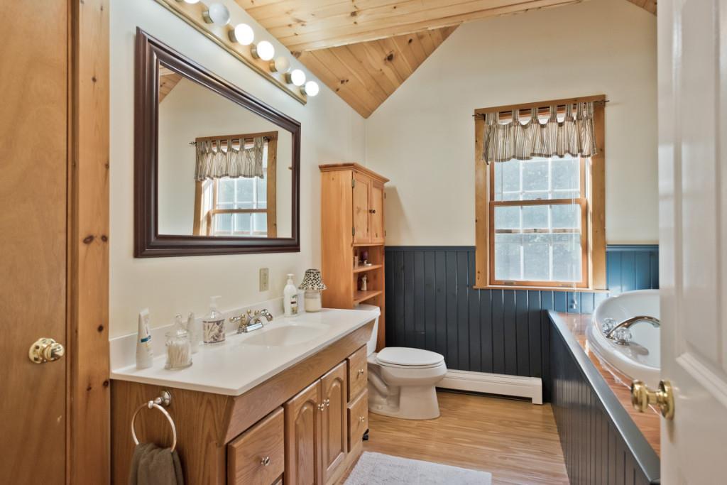 151 Black Mountain Road Harrison, ME 04040 - Photo 23 of 35 Full-bath on second floor