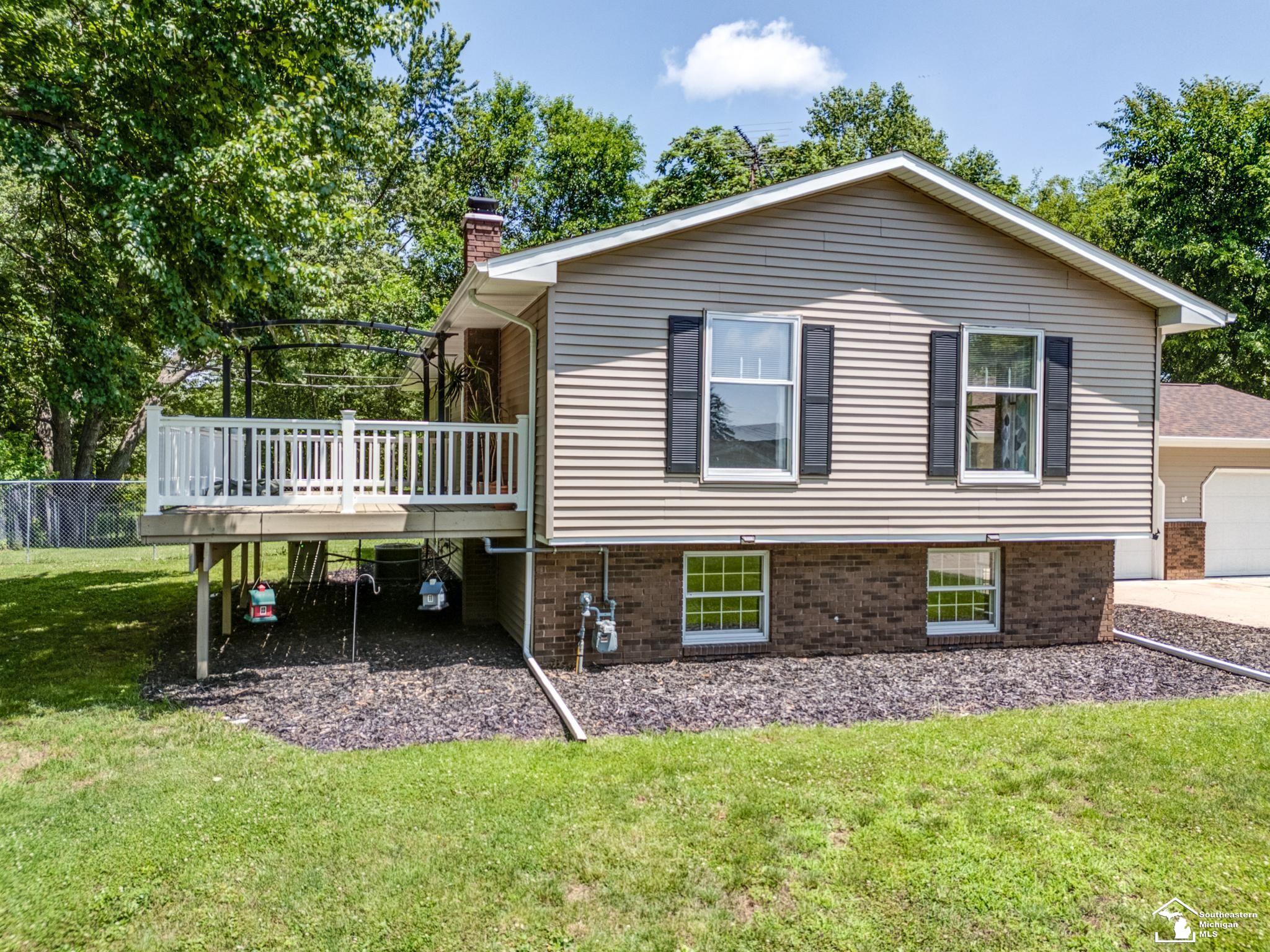8870 Dixon Road Monroe, MI 48161 - Photo 6 of 45