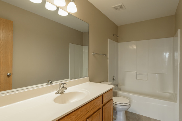 555 Wynbrooke Road Romeoville, IL 60446 - Photo 19 of 24 Gallery Image 19